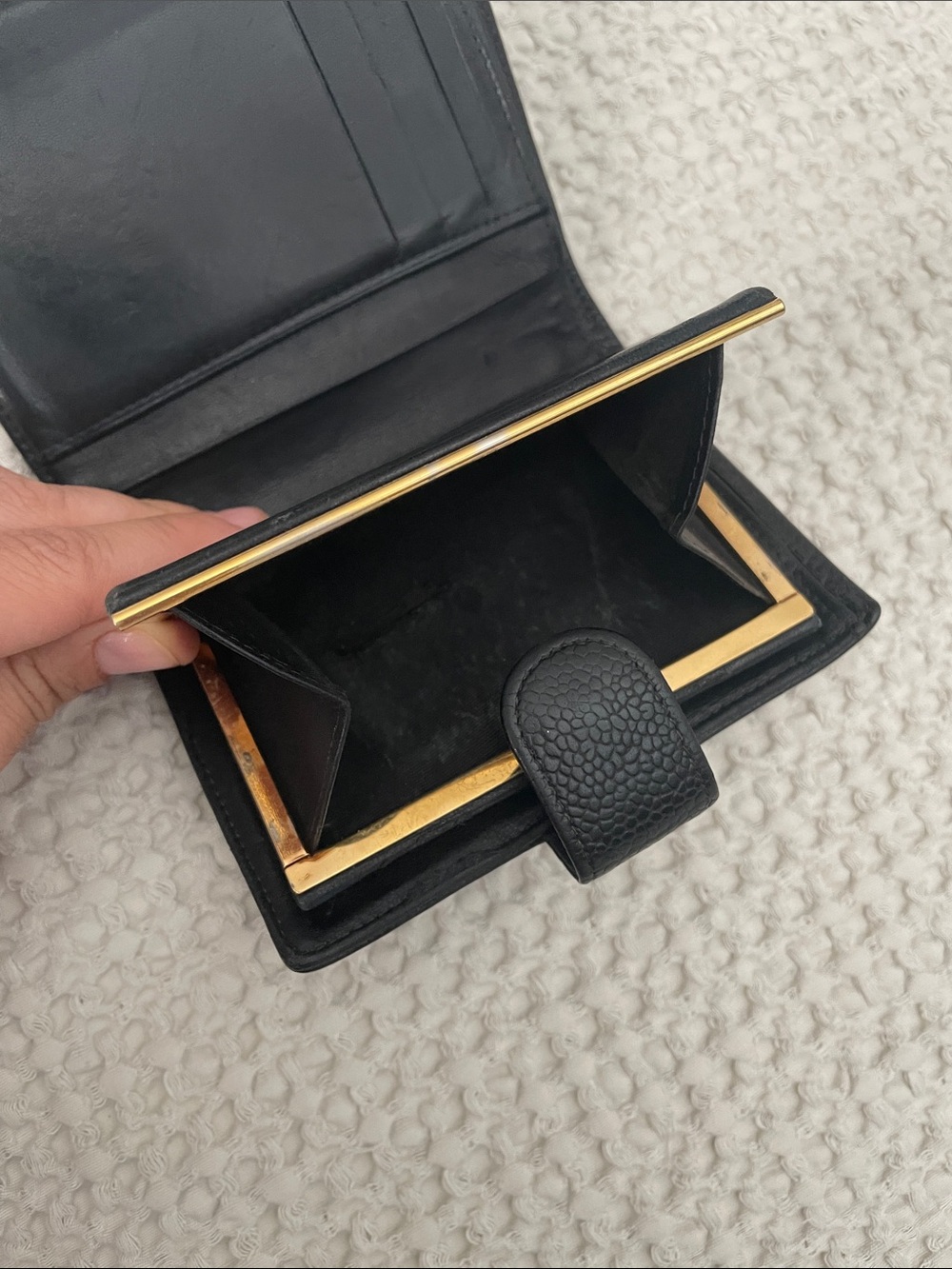 CHANEL Black Caviar Leather Bifold Wallet with CC Logo - Picture 5 of 12